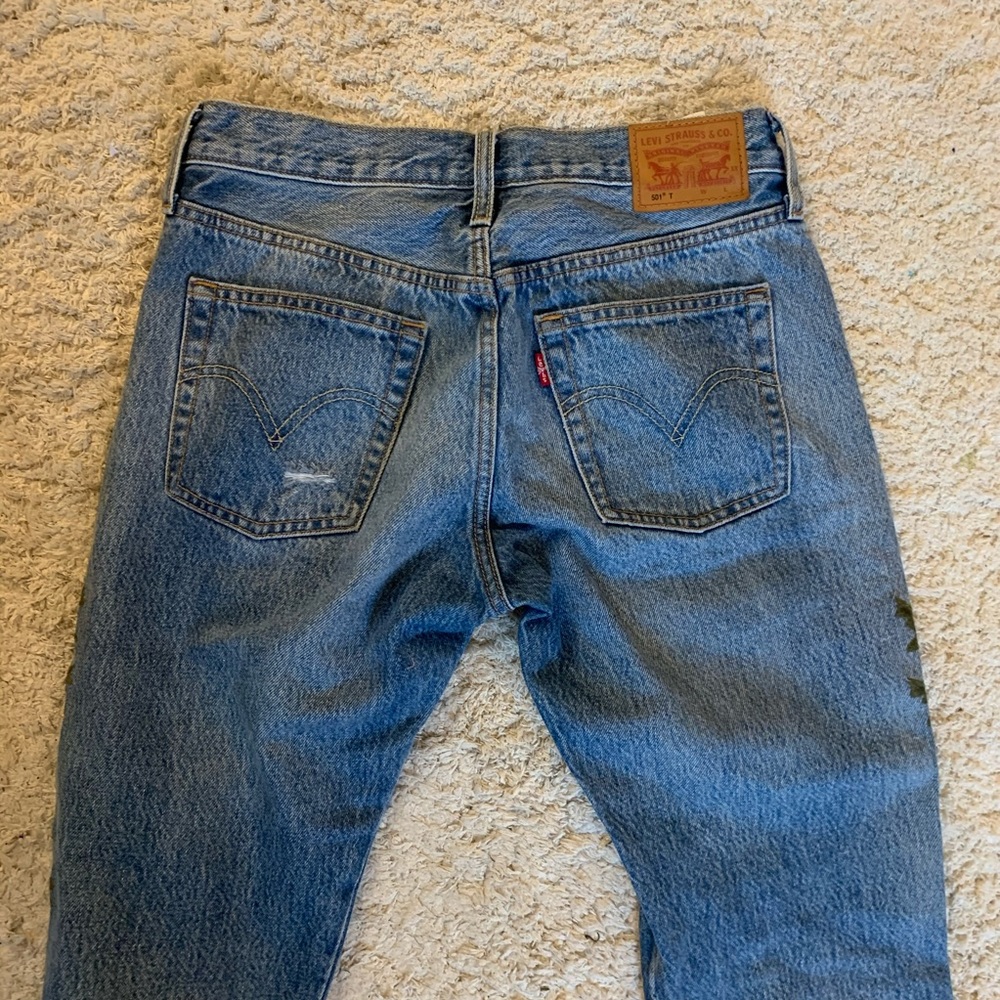Embroidered Levi’s🌹🌹 - Picture 4 of 4